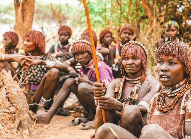 bộ lạc cousso, bộ lạc nguyên thuỷ nhất, bộ tộc kỳ lạ: nơi phụ nữ sinh con chỉ bằng vài chiếc gậy tre
