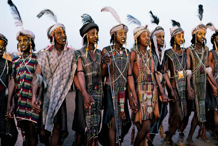 bộ lạc wodaabe, nơi đàn ông tự hào vì đẹp trai, phụ nữ được phép “cắm sừng” chồng