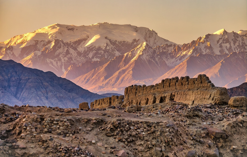 “thành phố đá” ở tajik taxkorgan, thành phố đá tashkurgan, thành phố đá tân cương, kinh đô của “vương quốc jipantuo, bí ẩn về thành phố đá hàng nghìn năm chưa bị phá huỷ