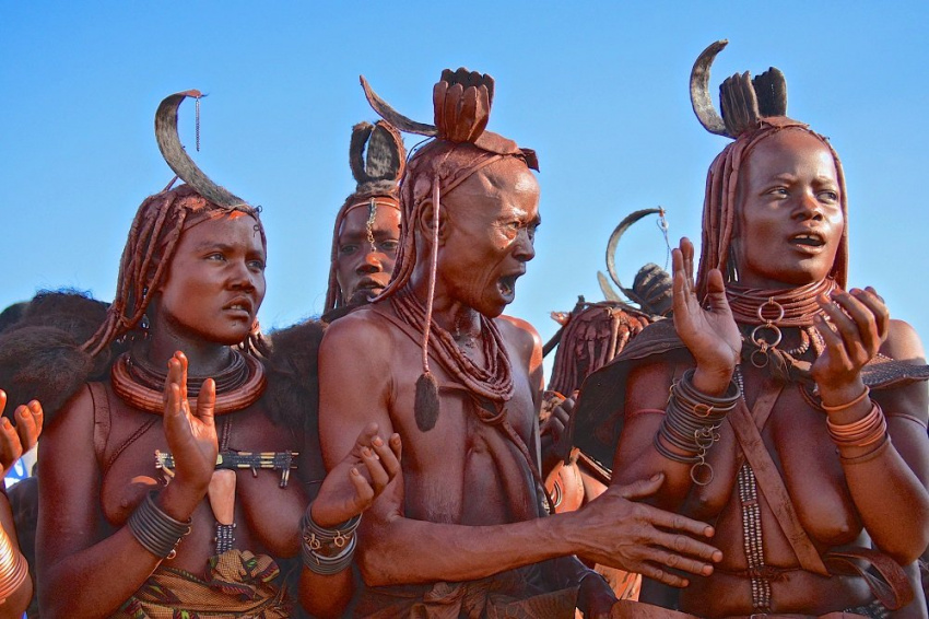bộ lạc himba, kỳ lạ bộ lạc chỉ tắm một lần trước khi cưới