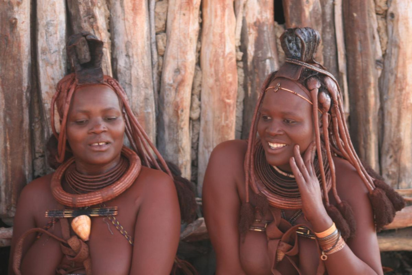 bộ lạc himba, kỳ lạ bộ lạc chỉ tắm một lần trước khi cưới