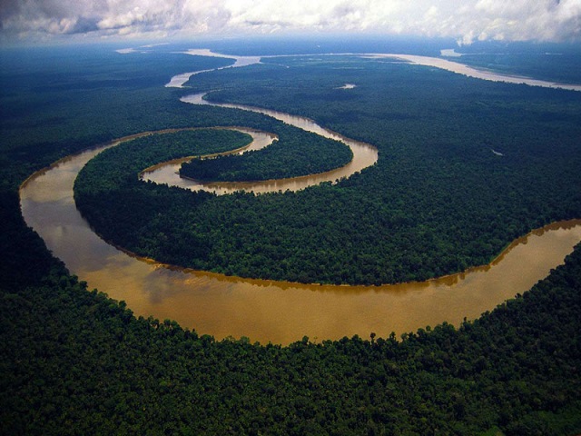 Con sông dài nhất thế giới chảy qua 11 nước châu Phi