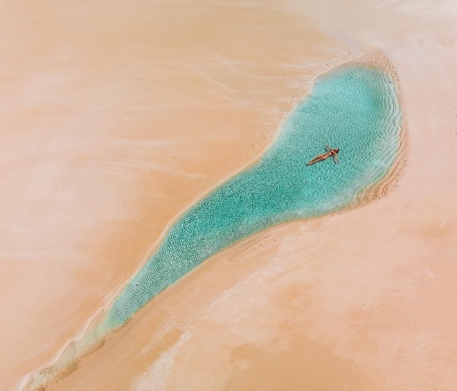 Bãi biển nhỏ nhất thế giới, diện tích chỉ chứa được một người