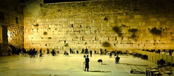 {}, điều gì khiến jerusalem được coi là vùng đất thánh