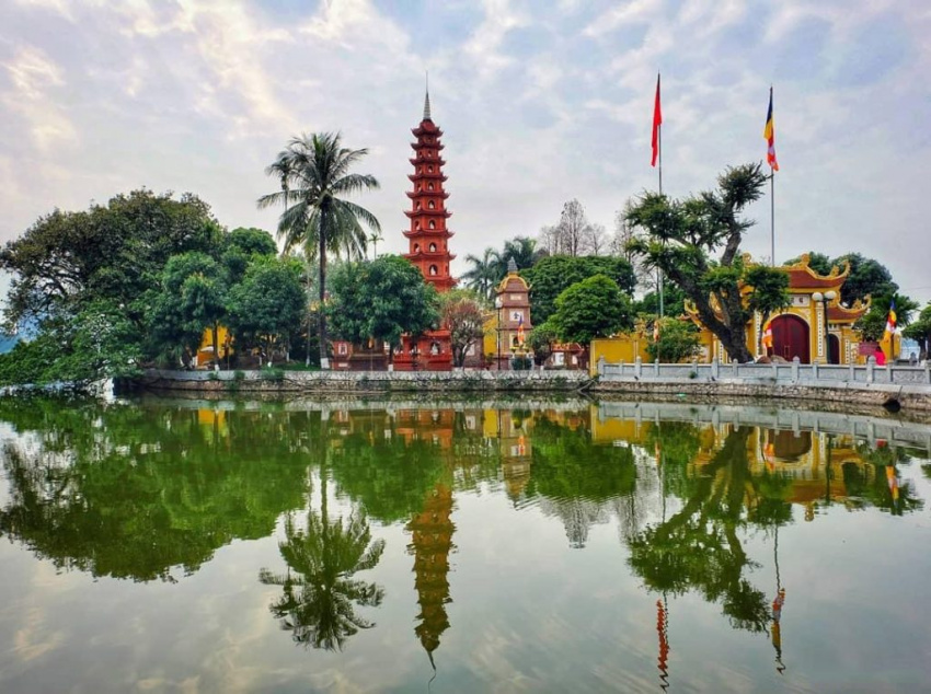 Đầu năm 2022, rủ nhau cầu may tại 5 đền chùa linh thiêng ở Hà Nội