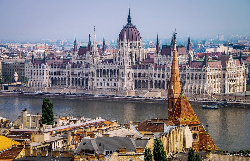 {}, 10 trải nghiệm nên thử ở thành phố cổ kính budapest