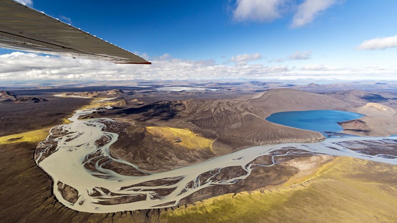 Iceland đẹp siêu thực với những khung hình chụp từ trên cao