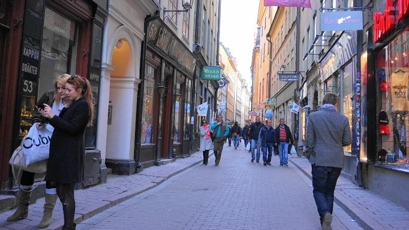 {}, khám phá khu phố cổ gamla stan ở stockholm