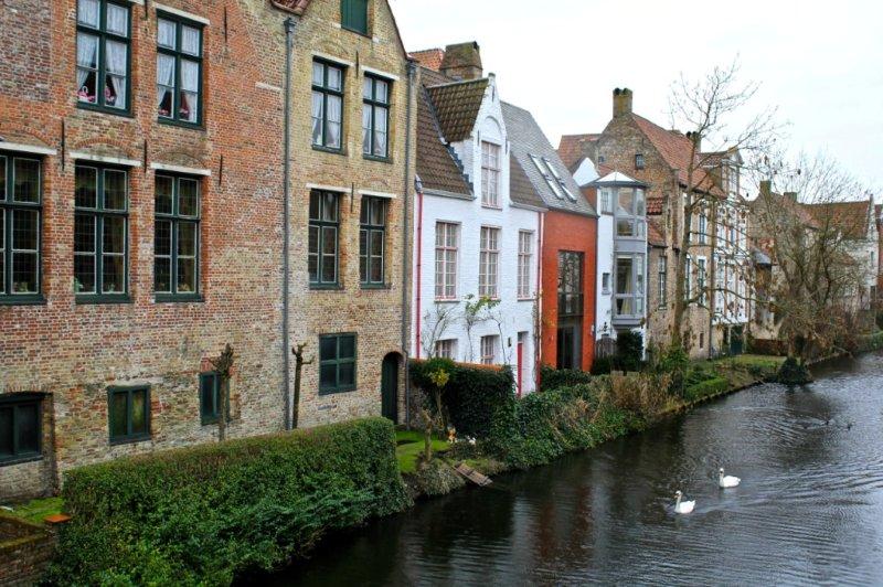 12 thành phố nhỏ bé lãng mạn nhất châu Âu