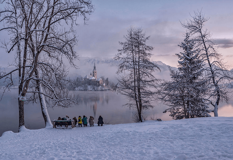 Ngẩn ngơ trước vẻ đẹp huyền ảo của hồ Bled ở Slovenia