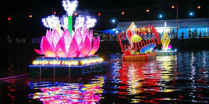 Du lịch Cần Thơ | tham dự đêm hội hoa đăng Ninh Kiều lớn nhất miền Tây
