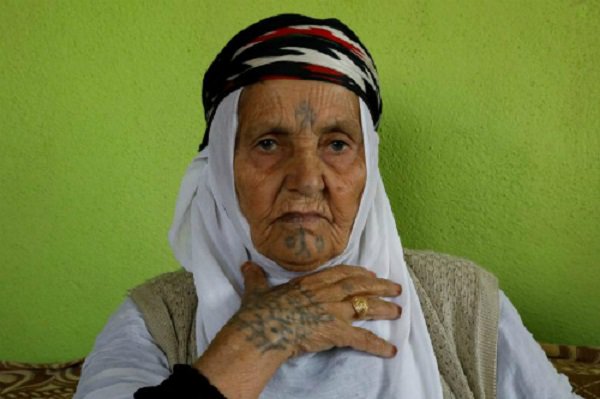 Thuật xăm mình bằng sữa mẹ của phụ nữ Thổ Nhĩ Kỳ