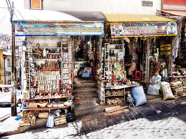 Đi tìm bùa yêu ở chợ phù thủy giữa thủ đô Bolivia
