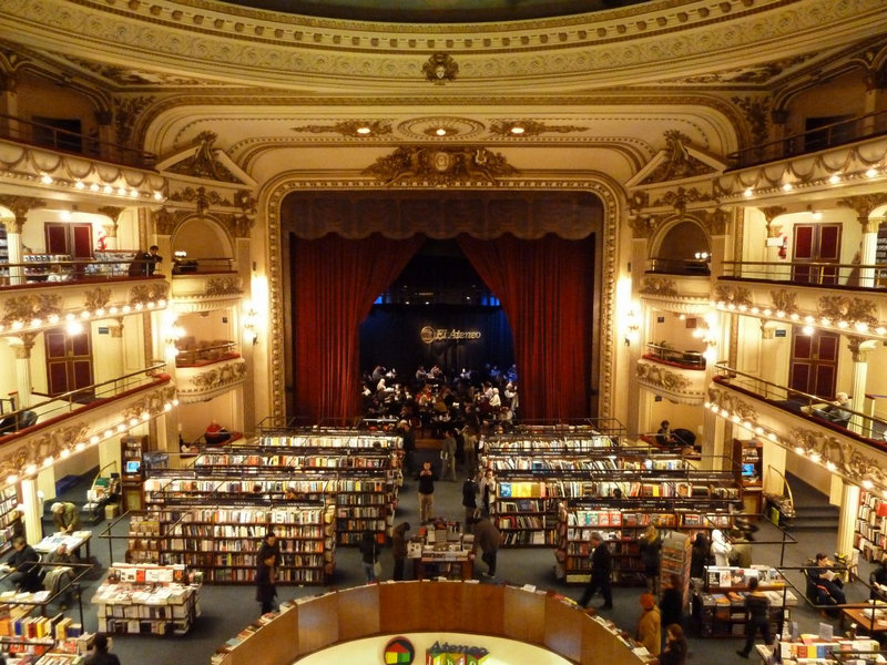 {}, nhà hát 100 tuổi ở argentina biến thành hiệu sách khổng lồ