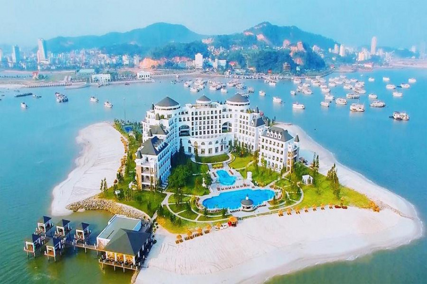 Vinpearl Resort & Spa Hạ Long nghỉ dưỡng ngay cạnh kì quan thiên nhiên thế giới