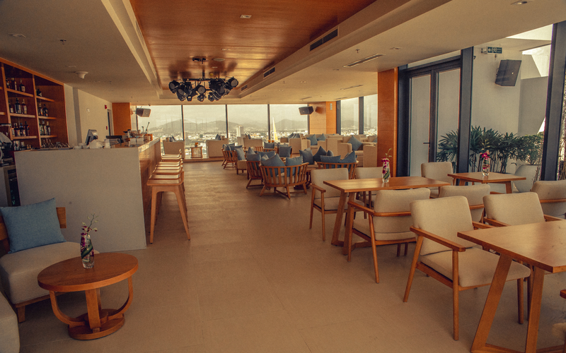 giá cực sốc + bữa ăn tự chọn tại khách sạn đà nẵng 4 sao cao cấp mặt tiền biển mỹ khê