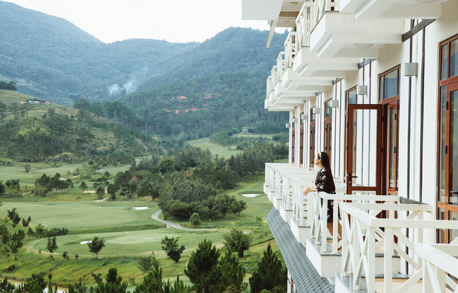 swiss-belresort tuyền lâm, khách sạn đà lạt “cực tây” có view hồ bơi ngắm trọn đồi núi sang xịn hết nấc