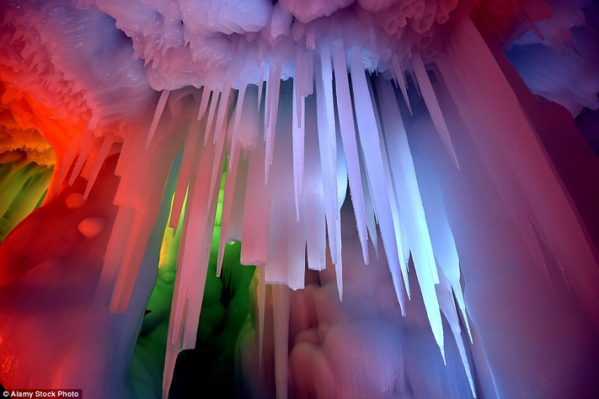 hang băng luyashan, tan chảy trước vẻ đẹp huyền ảo của hang băng vĩnh cửu ở trung quốc