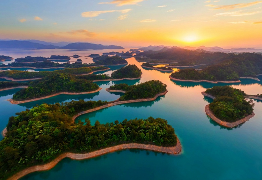 Vẻ đẹp mê hoặc của hồ Vạn Đảo Trung Quốc – tiên cảnh chốn trần gian