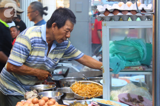 Char Kway Teow – món hủ tiếu xào đến cái khói cũng cay nhưng không chê vào đâu được của Malaysia