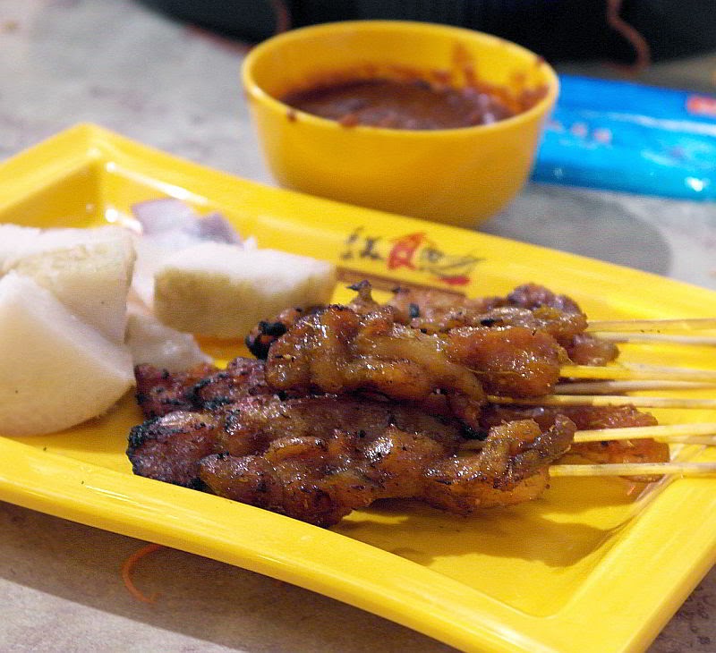 chomp chomp goodluck bbq, du lịch singapore, geylang lor 9, katong keah kee, tiong bahru meng kee, 10 món ăn hấp dẫn tại phố ẩm thực chinatown khi du lịch singapore