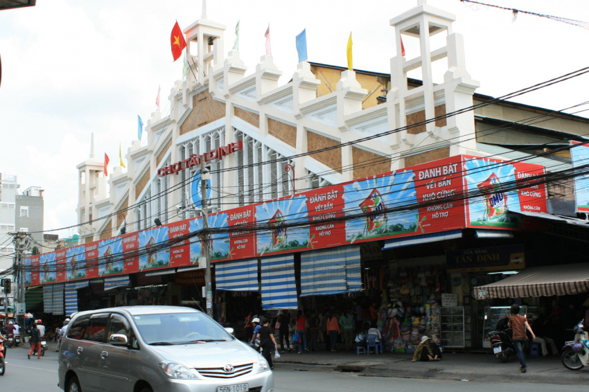 Rong chơi 4 khu chợ nức tiếng khi du lịch Sài Gòn