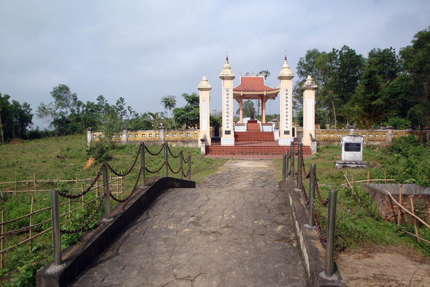 đền thờ lăng mộ nguyễn hữu cảnh