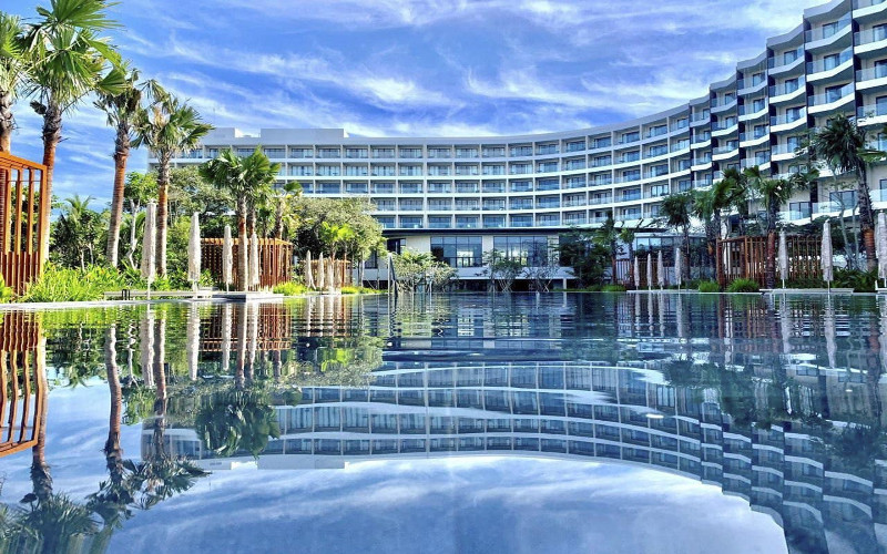 resort phú quốc, crowne plaza phú quốc: phòng hướng biển + ăn sáng + đưa đón sân bay + miễn phí trẻ từ 1.035k/khách
