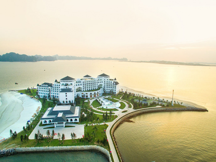 Đổ gục trước sự lộng lẫy của Vinpearl Resort & Spa Hạ Long với 4 mặt hướng biển