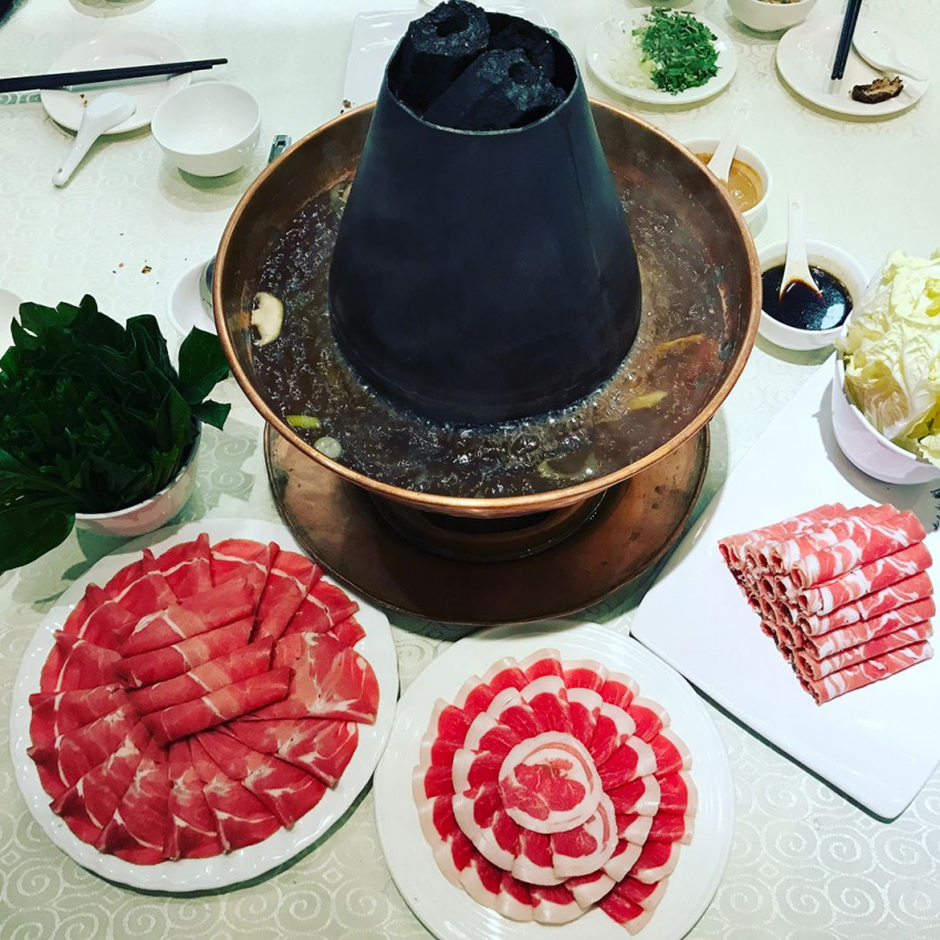 ‘Lẩu nước lã’ – món ăn nhạt nhẽo nhưng hút khách du lịch Trung Quốc đến Bắc Kinh thưởng thức
