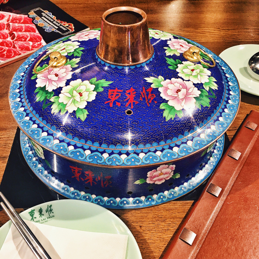 dong lai shun, lẩu nước lã, ‘lẩu nước lã’ – món ăn nhạt nhẽo nhưng hút khách du lịch trung quốc đến bắc kinh thưởng thức