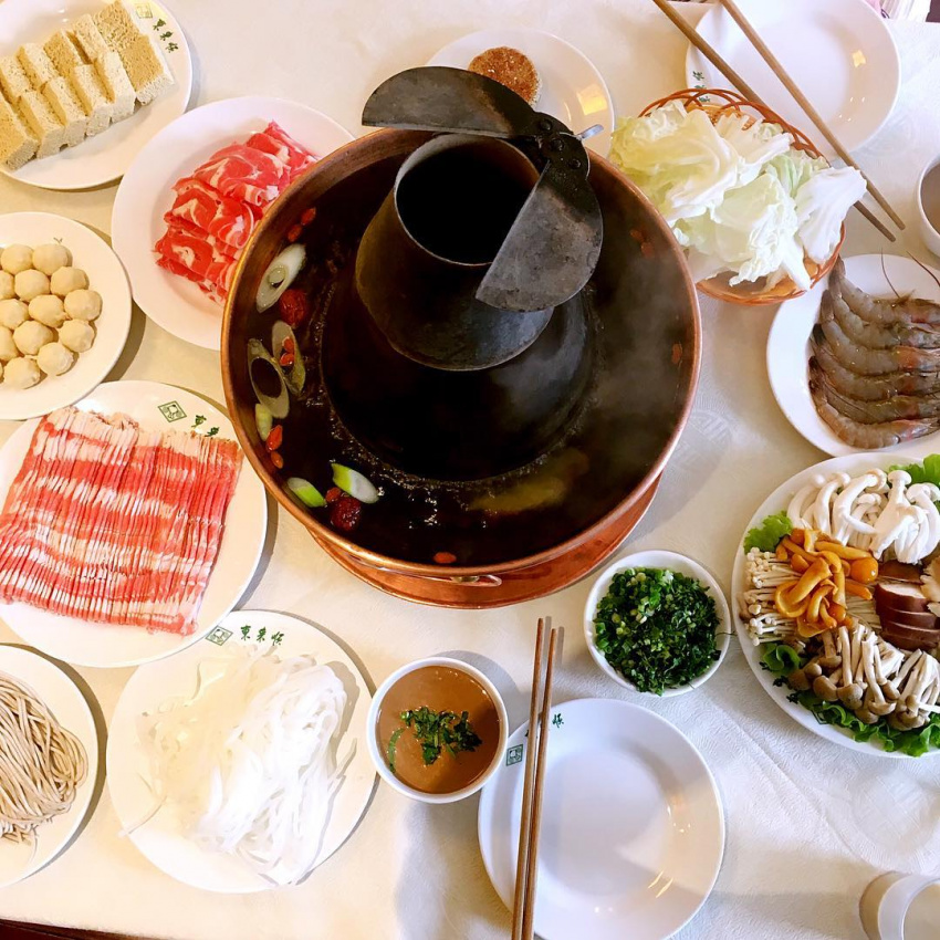 dong lai shun, lẩu nước lã, ‘lẩu nước lã’ – món ăn nhạt nhẽo nhưng hút khách du lịch trung quốc đến bắc kinh thưởng thức