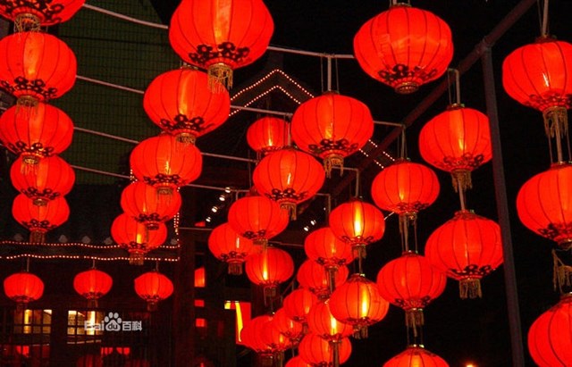 Điểm danh 3 con phố đèn lồng “ảo tung chảo” tại Sài Gòn