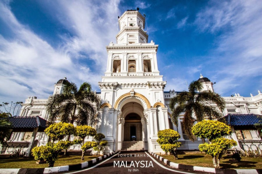 du lịch malaysia, thăm thánh đường hồi giáo sultan abu bakar đẹp nhất malaysia