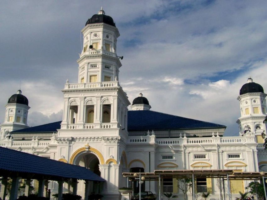 du lịch malaysia, thăm thánh đường hồi giáo sultan abu bakar đẹp nhất malaysia