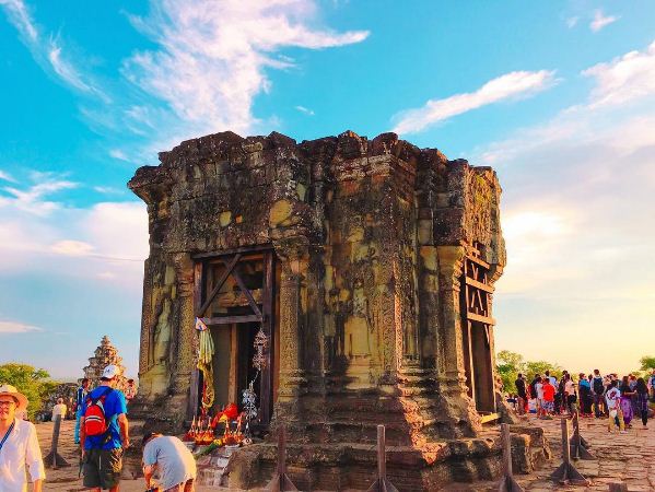 du lịch campuchia, phnom bakheng, lên đền bekhang ngắm nhìn angkor phủ ánh hoàng hôn