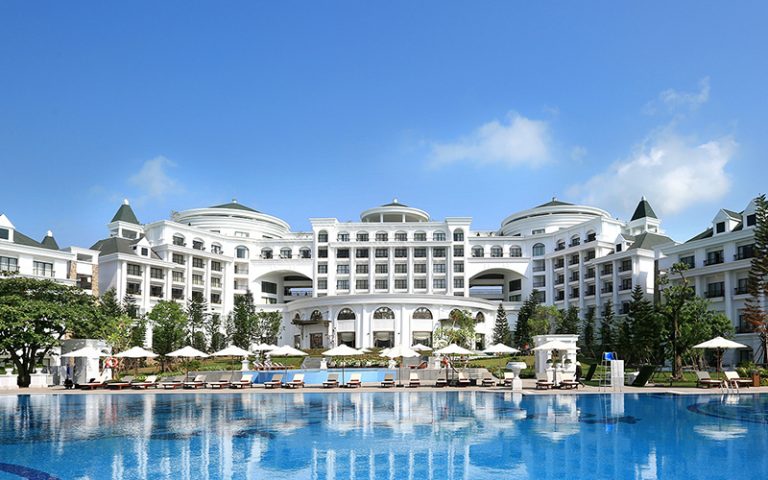 4 khách sạn/ resort Hạ Long có hồ bơi “cực sang chảnh” chụp hình là “ăn ảnh”
