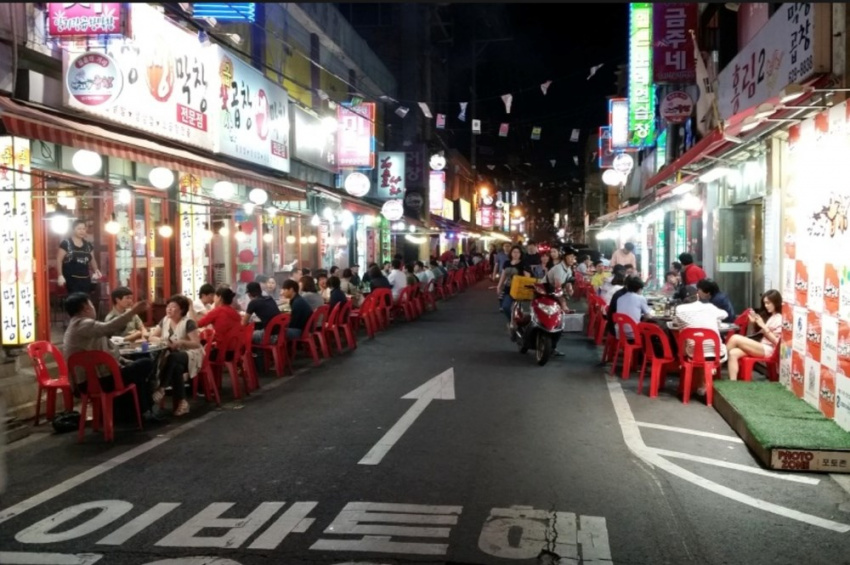 Khám phá phố lòng nướng bình dân cho khách du lịch Hàn Quốc