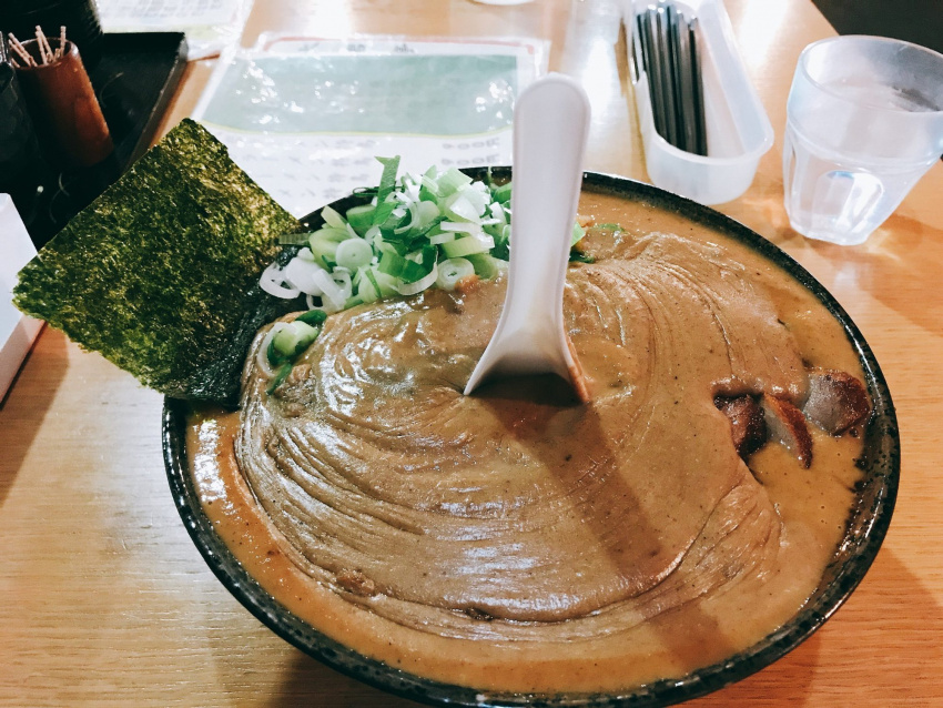 Du lịch Nhật Bản – mì ramen bùn nhão độc lạ mà ngon