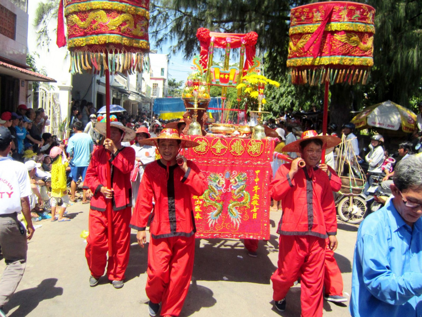 Set kèo du lịch Phan Thiết tham gia lễ hội 2 năm mới có 1 lần