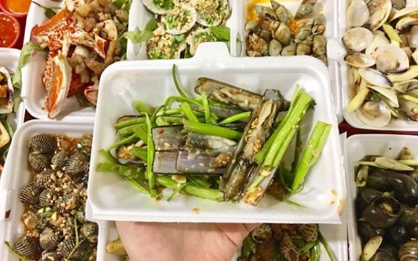 Quán ăn hải sản ngon rẻ ở Sài Gòn nổi tiếng, đông khách