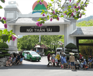 Review núi Thần Tài, Đà Nẵng: Giá vé, đường đi, ăn chơi thú vị