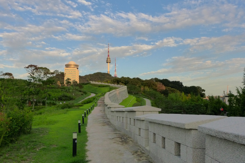 công viên namsan, thăm thú công viên namsan – trái tim xanh của thủ đô seoul