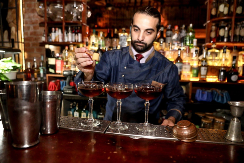 “gác lại âu lo” tại 5 cocktail bar hà nội có không gian cực “chill”