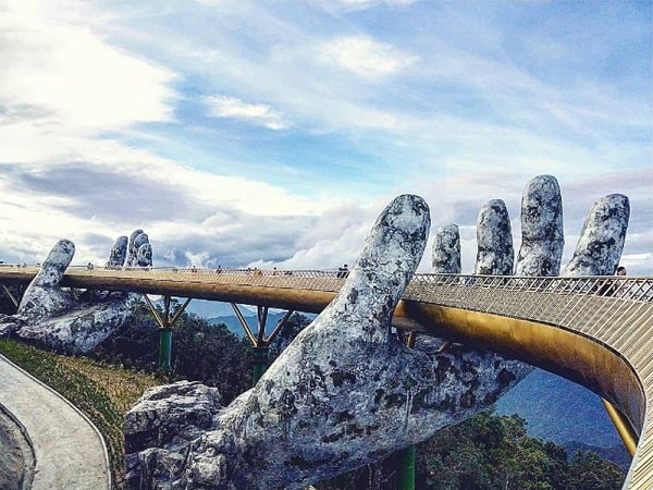 Cây cầu bàn tay khổng lồ ở Đà Nẵng điểm check in mới cực độc