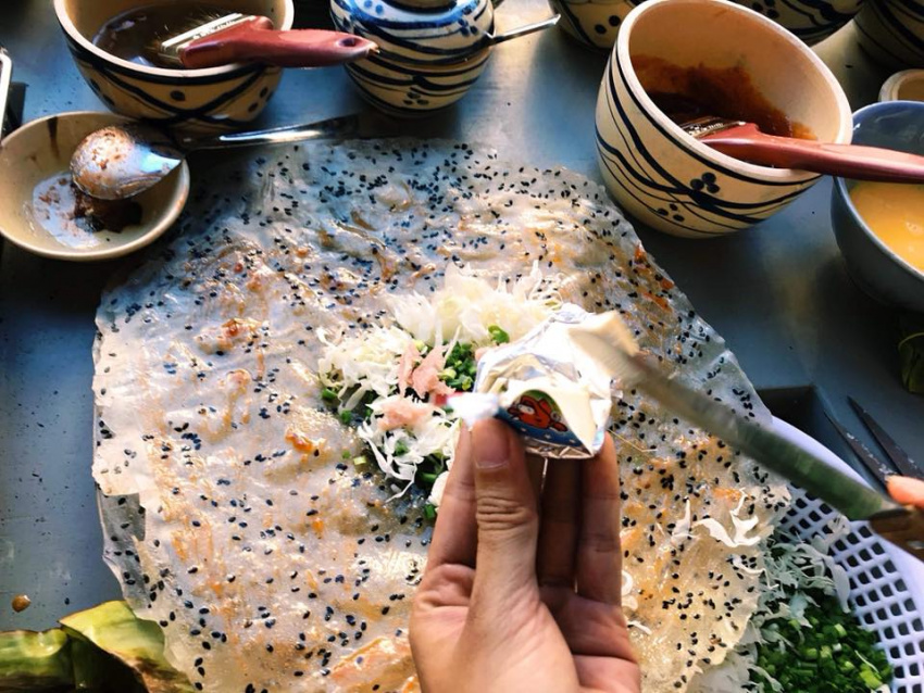 Bánh tráng mắm ruốc hương vị xưa, ăn là ghiền tại Quán Ruốc, Quận Bình Thạnh