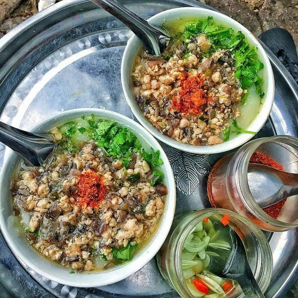 Top 8 món bánh ăn vặt “ngon-bổ-rẻ” tại Hà Nội hấp dẫn dân FA
