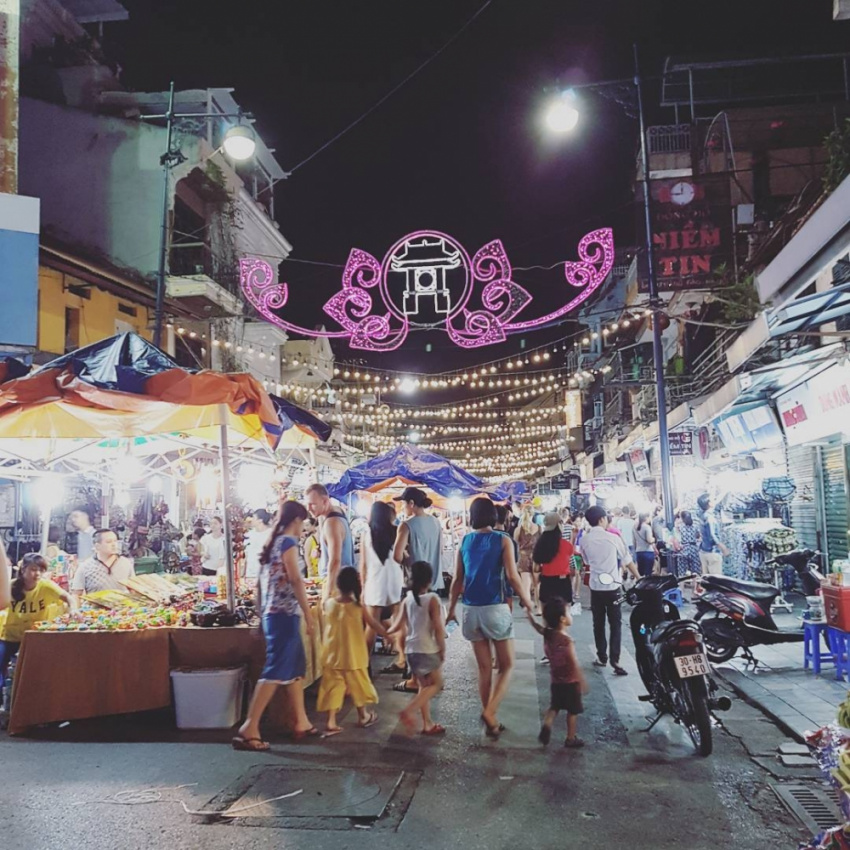 Khám phá thiên đường chợ đêm tại phố cổ Hà Nội