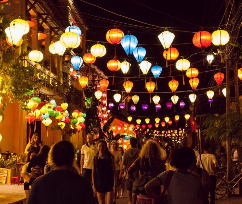 Một vòng chợ đêm Nguyễn Hoàng ở Hội An