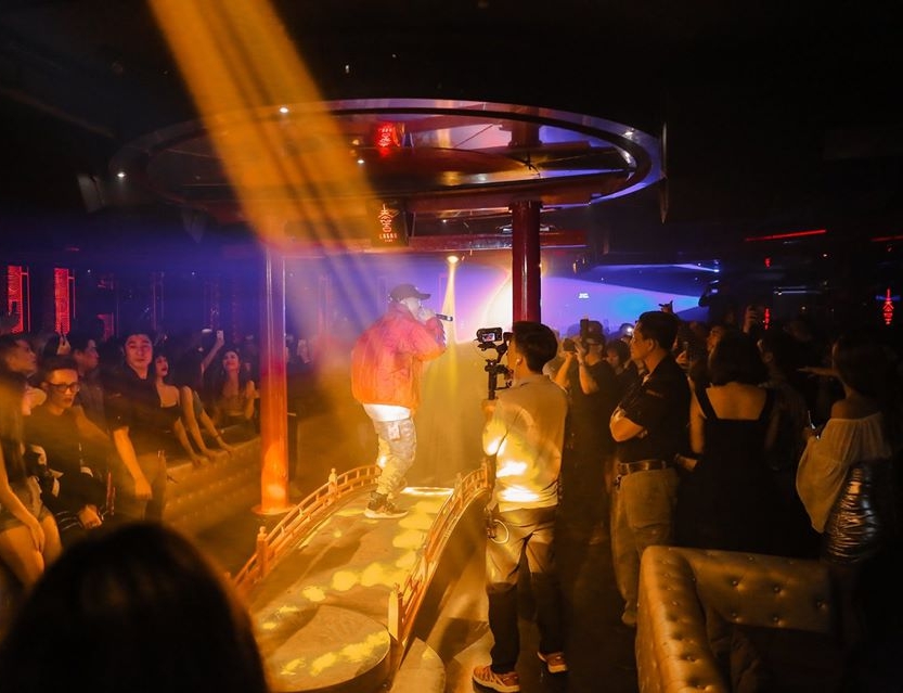 “chill quên đời” tại 5 quán bar - club nổi tiếng sài gòn | yeah travel